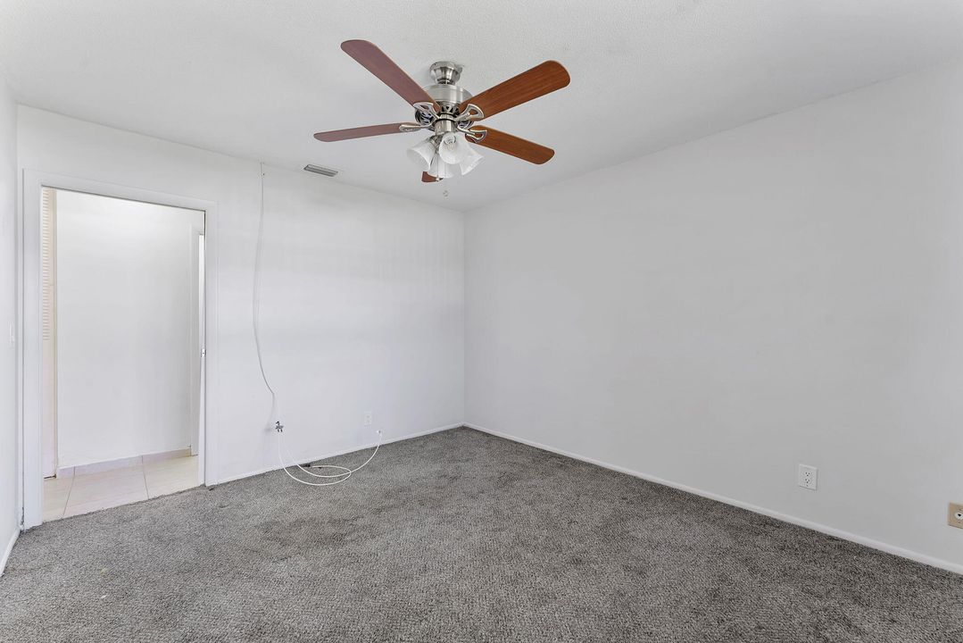 For Sale: $99,000 (1 beds, 1 baths, 612 Square Feet)