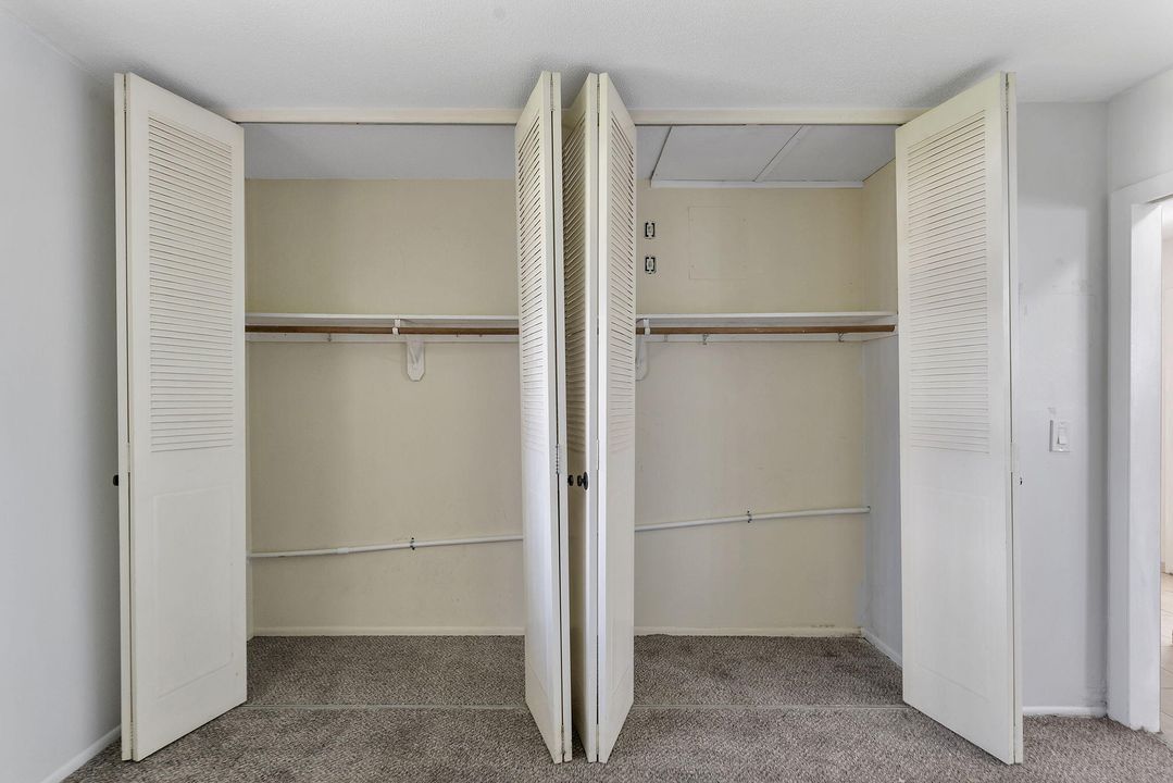 For Sale: $99,000 (1 beds, 1 baths, 612 Square Feet)