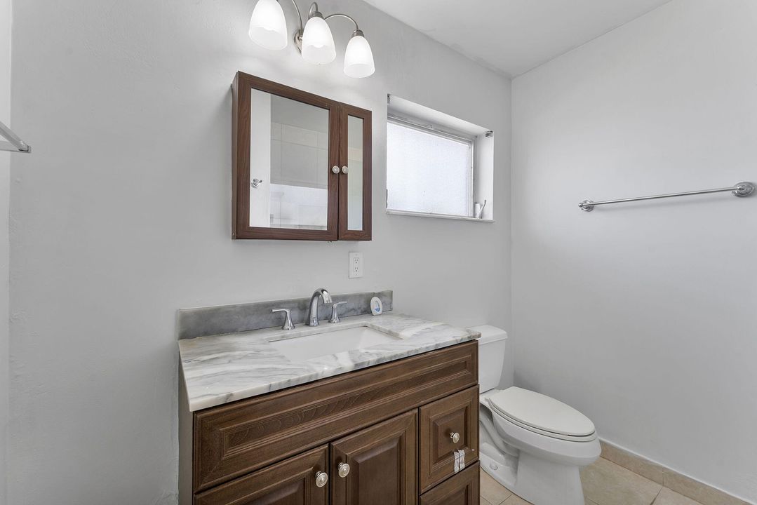 For Sale: $99,000 (1 beds, 1 baths, 612 Square Feet)