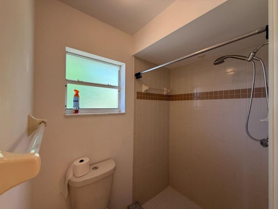 Active With Contract: $359,900 (3 beds, 2 baths, 1480 Square Feet)