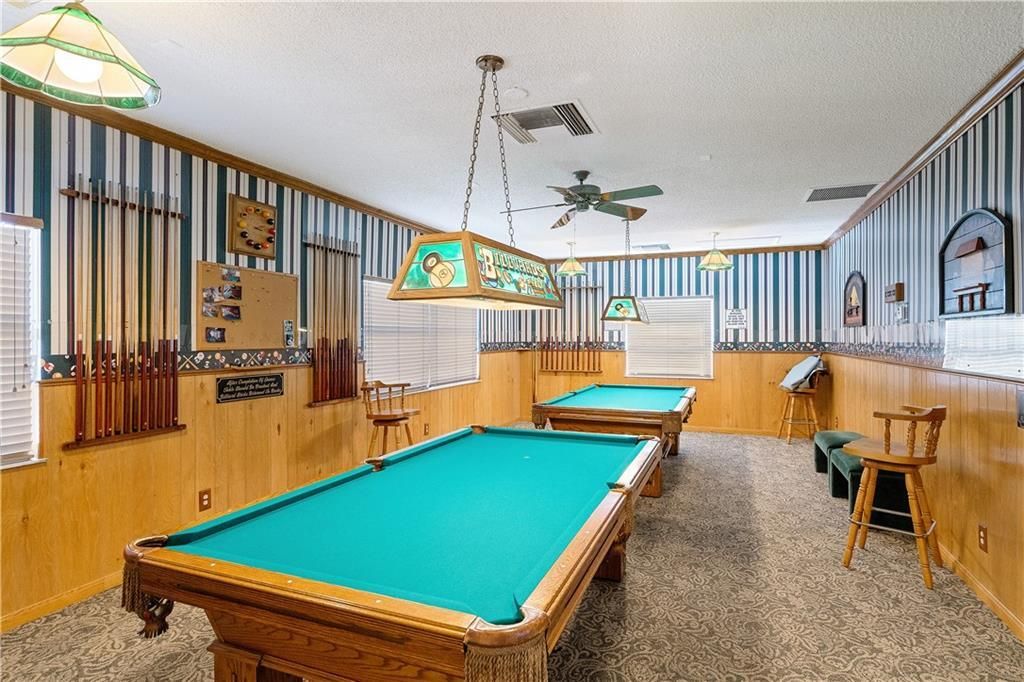 待售: $199,900 (2 贝兹, 2 浴室, 1213 平方英尺)