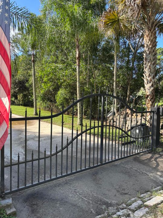 Active With Contract: $859,000 (4 beds, 3 baths, 2208 Square Feet)