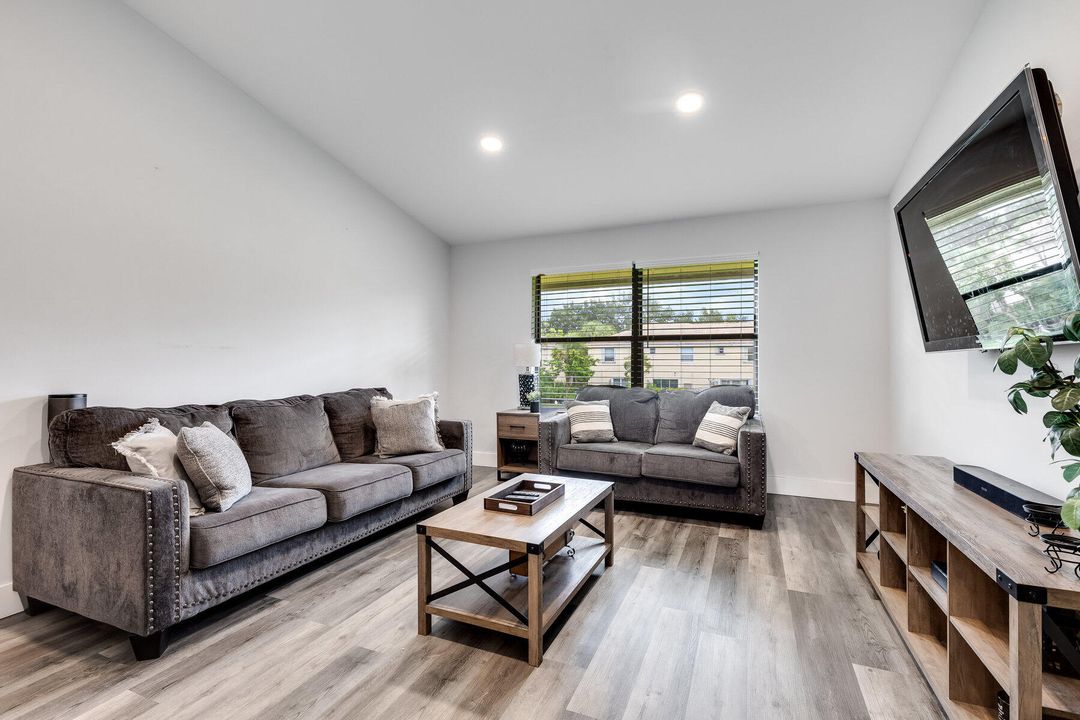 For Rent: $5,000 (3 beds, 2 baths, 1300 Square Feet)