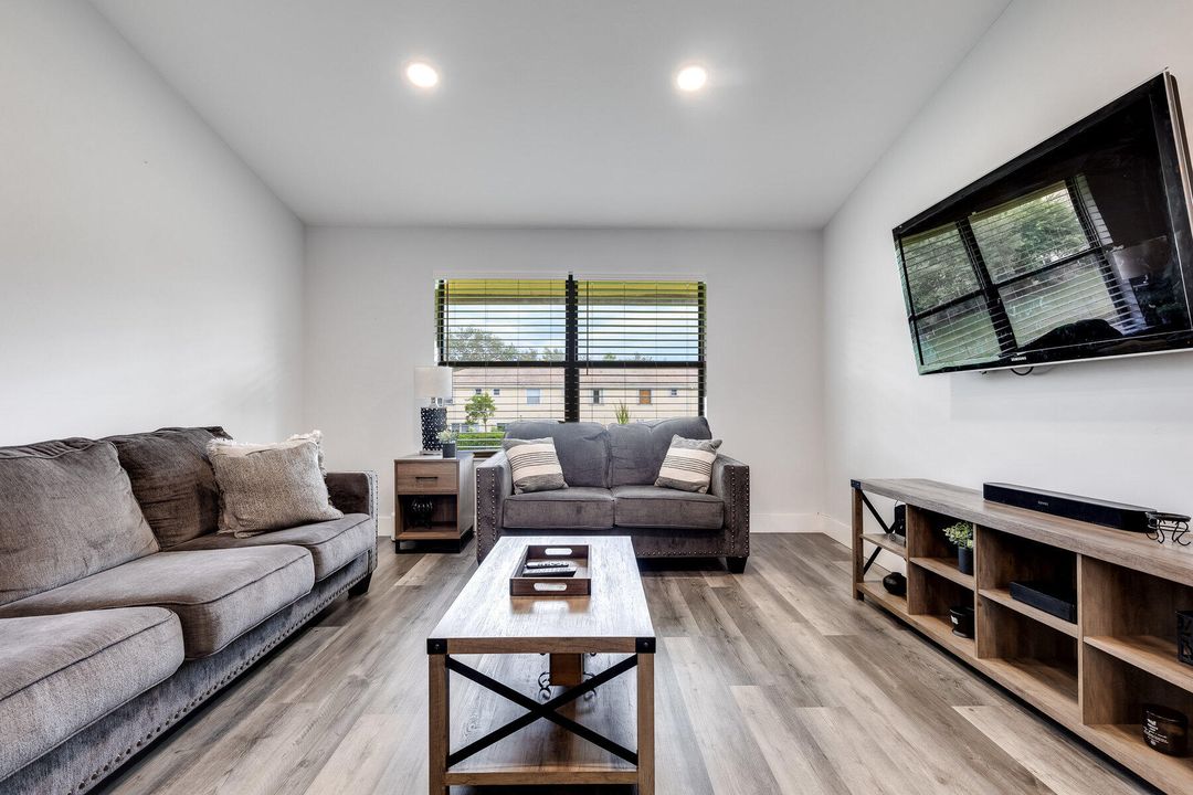 For Rent: $5,000 (3 beds, 2 baths, 1300 Square Feet)