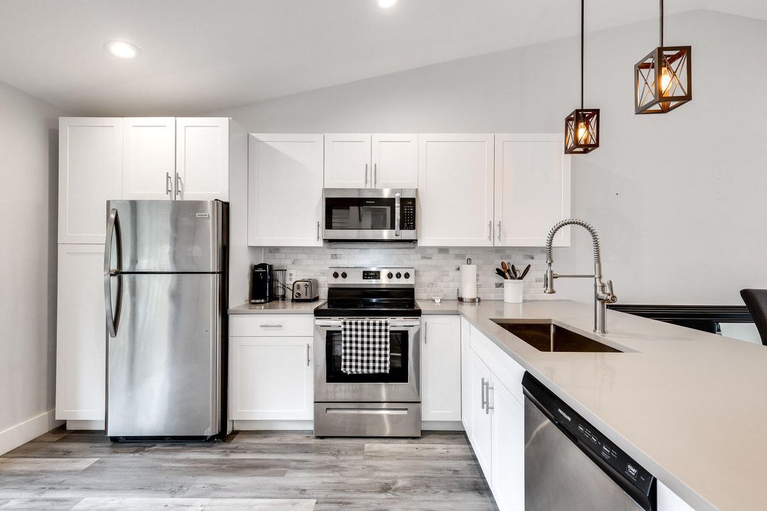 For Rent: $5,000 (3 beds, 2 baths, 1300 Square Feet)