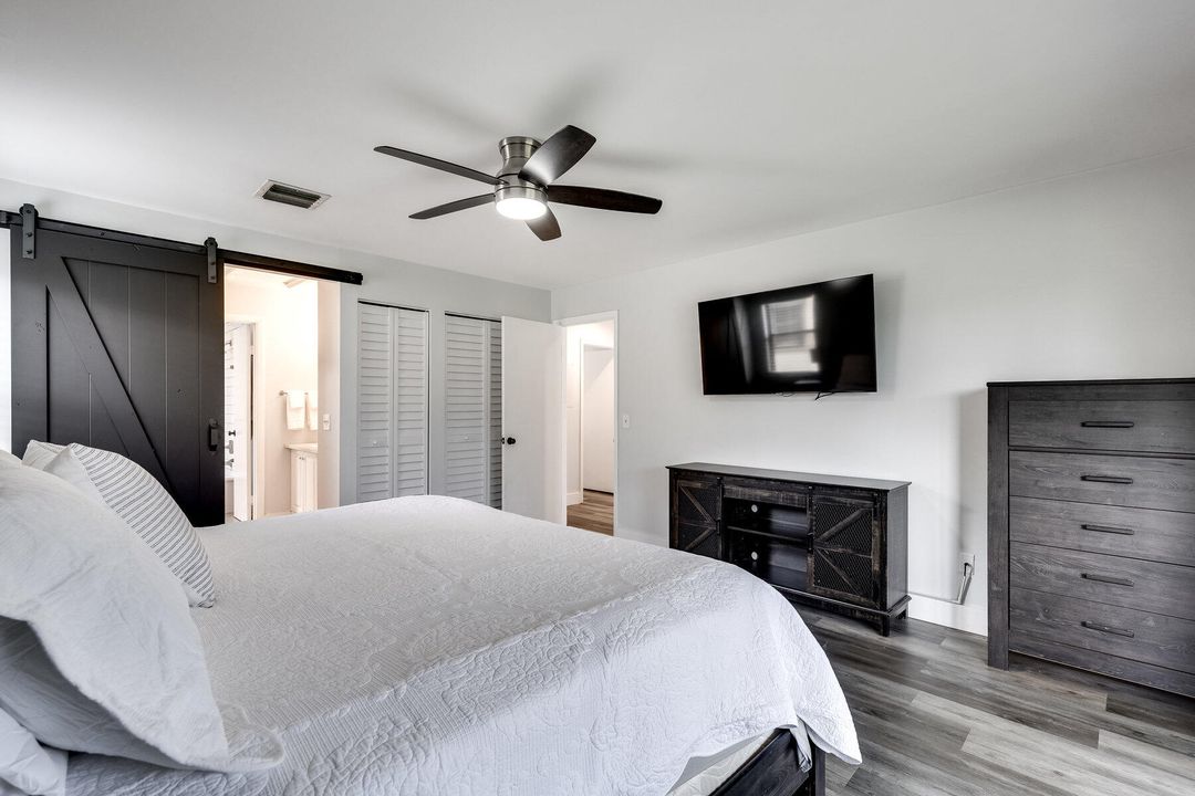 For Rent: $5,000 (3 beds, 2 baths, 1300 Square Feet)