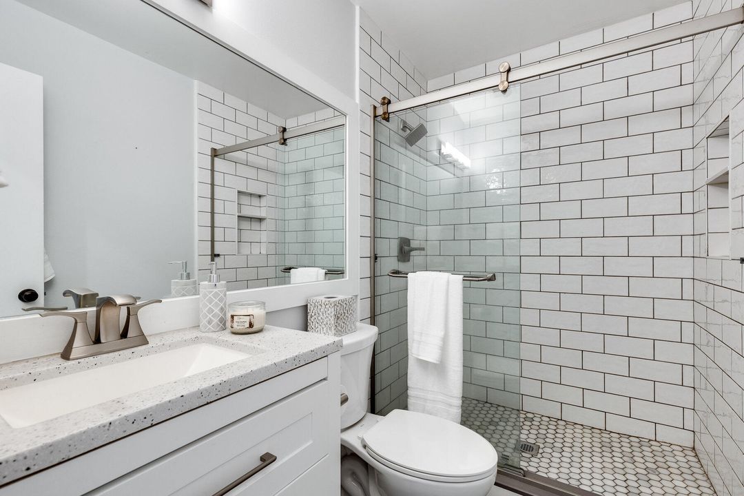 For Rent: $5,000 (3 beds, 2 baths, 1300 Square Feet)