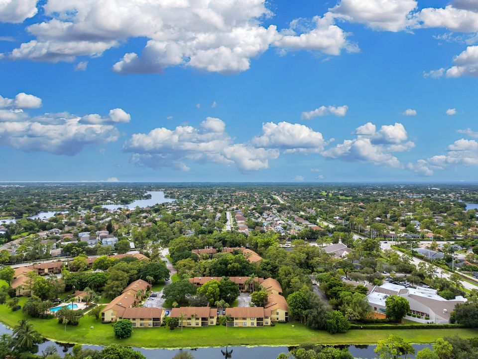 For Rent: $5,000 (3 beds, 2 baths, 1300 Square Feet)