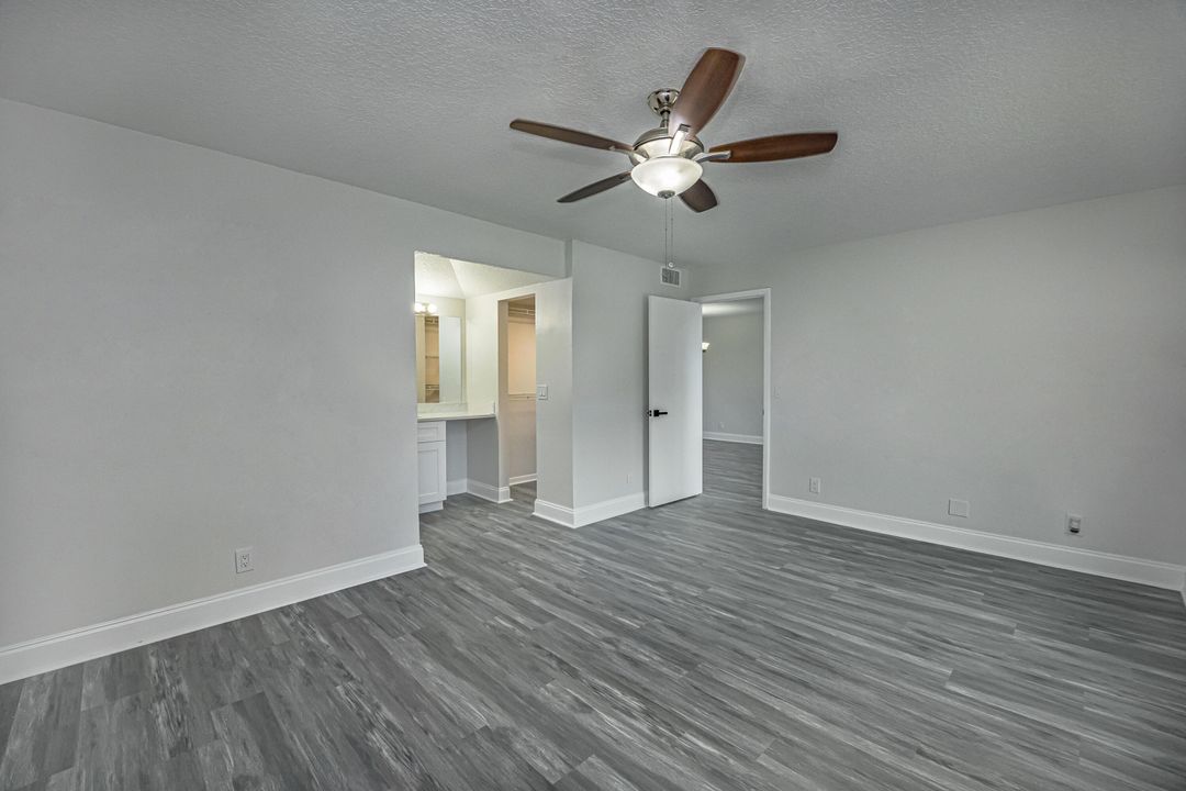 For Sale: $225,000 (2 beds, 2 baths, 1023 Square Feet)