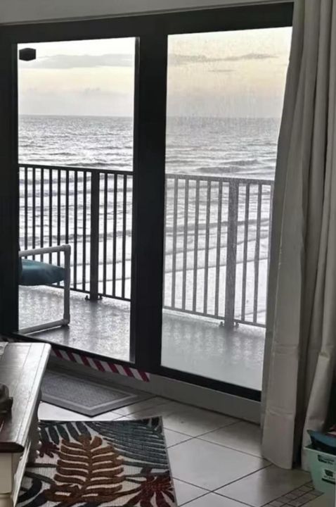 For Sale: $269,900 (1 beds, 1 baths, 600 Square Feet)