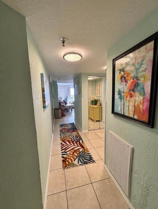 For Sale: $269,900 (1 beds, 1 baths, 600 Square Feet)