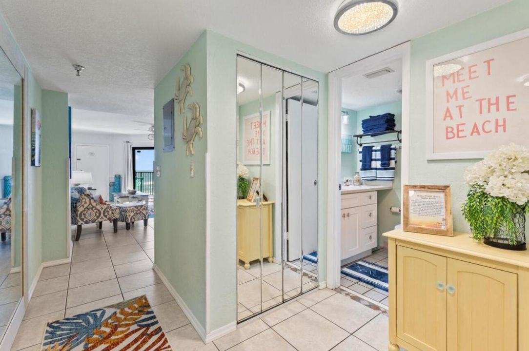 For Sale: $269,900 (1 beds, 1 baths, 600 Square Feet)