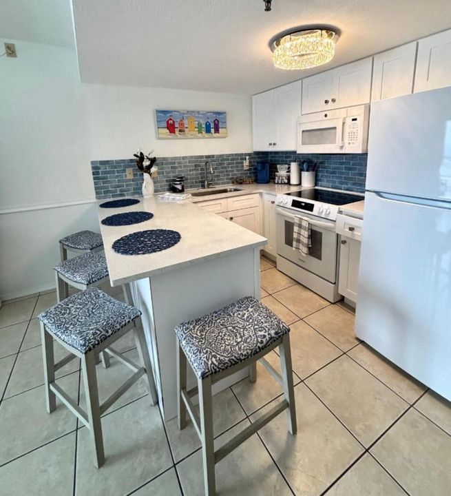 For Sale: $269,900 (1 beds, 1 baths, 600 Square Feet)