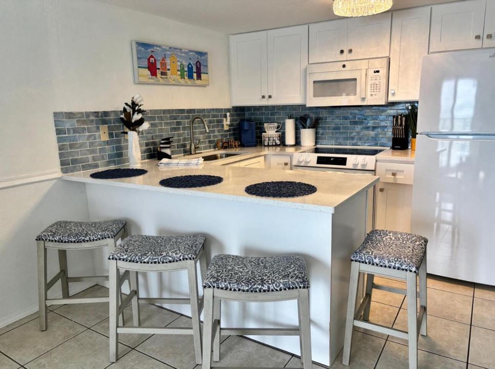 For Sale: $269,900 (1 beds, 1 baths, 600 Square Feet)