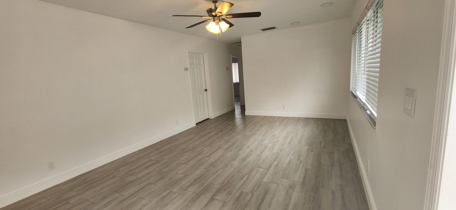 For Rent: $2,450 (2 beds, 2 baths, 1100 Square Feet)