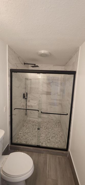 For Rent: $2,450 (2 beds, 2 baths, 1100 Square Feet)