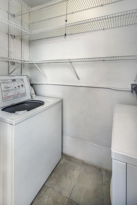 For Sale: $225,000 (2 beds, 2 baths, 1023 Square Feet)