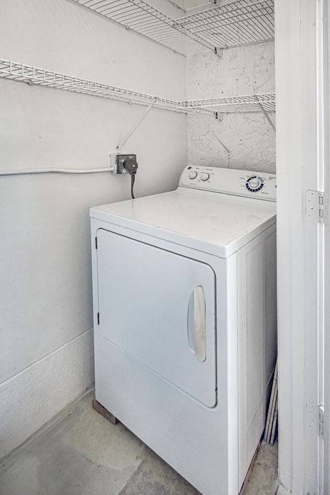 For Sale: $225,000 (2 beds, 2 baths, 1023 Square Feet)