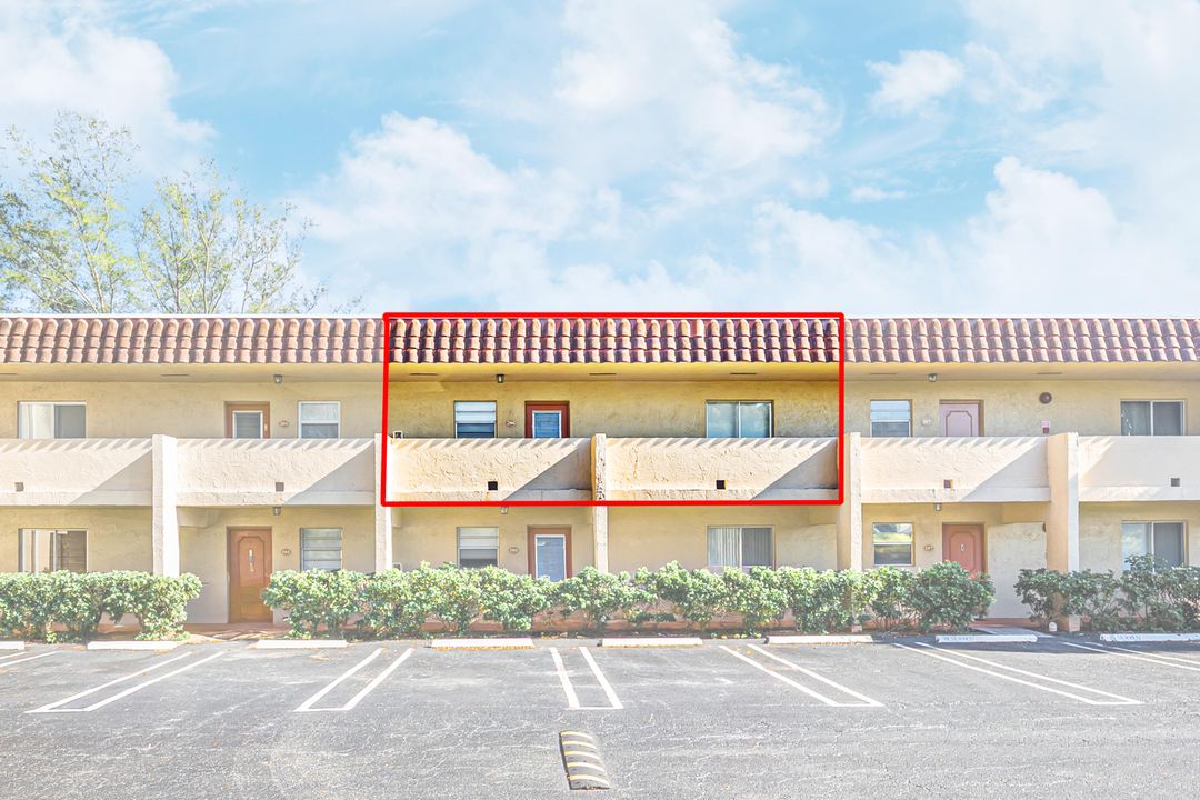 For Sale: $225,000 (2 beds, 2 baths, 1023 Square Feet)