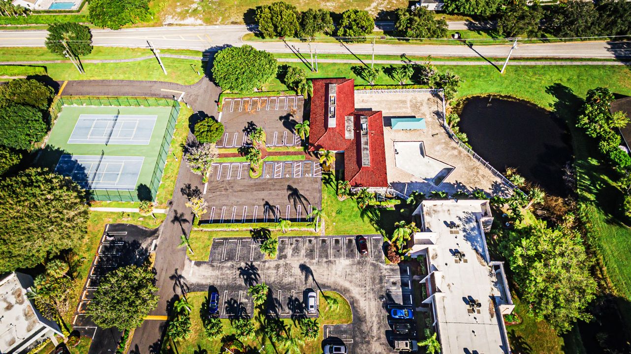 For Sale: $225,000 (2 beds, 2 baths, 1023 Square Feet)