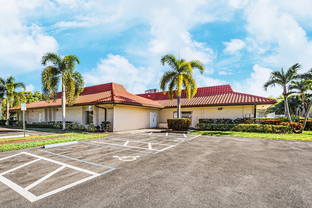 For Sale: $225,000 (2 beds, 2 baths, 1023 Square Feet)