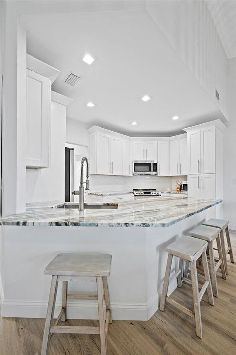 For Rent: $6,900 (2 beds, 2 baths, 1550 Square Feet)