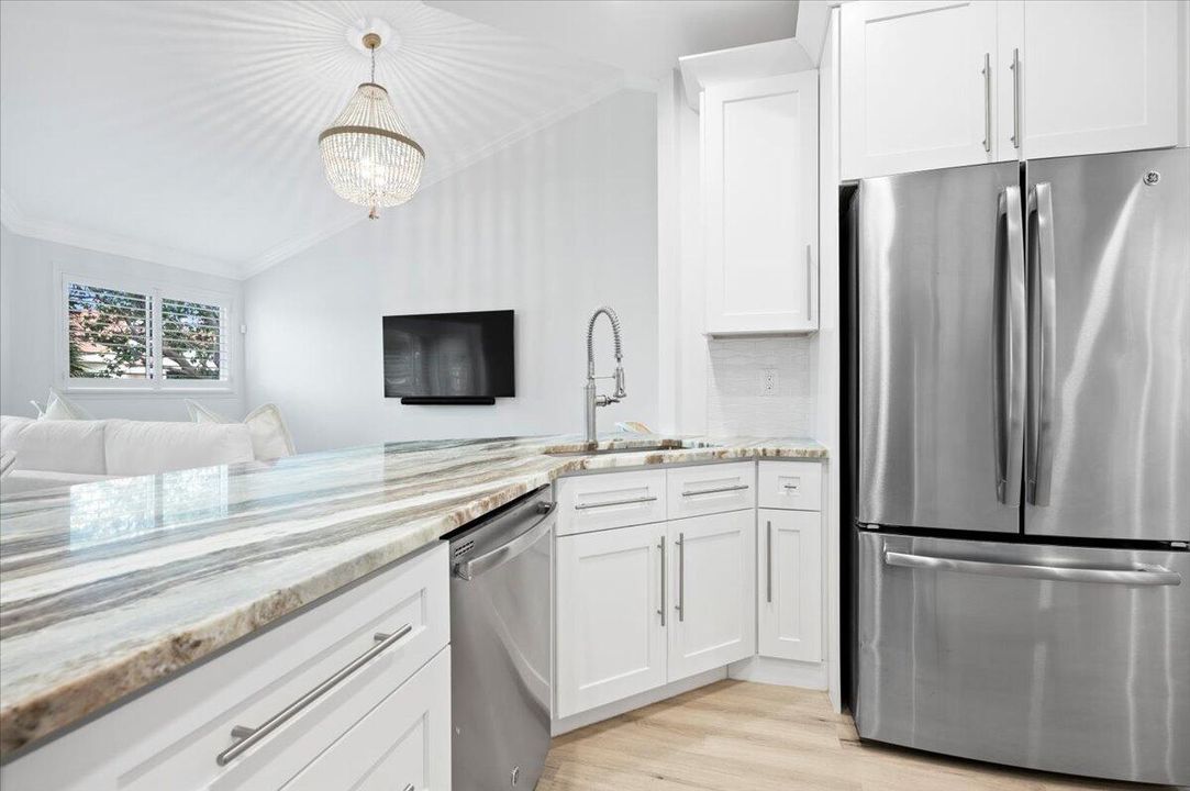 For Rent: $6,900 (2 beds, 2 baths, 1550 Square Feet)