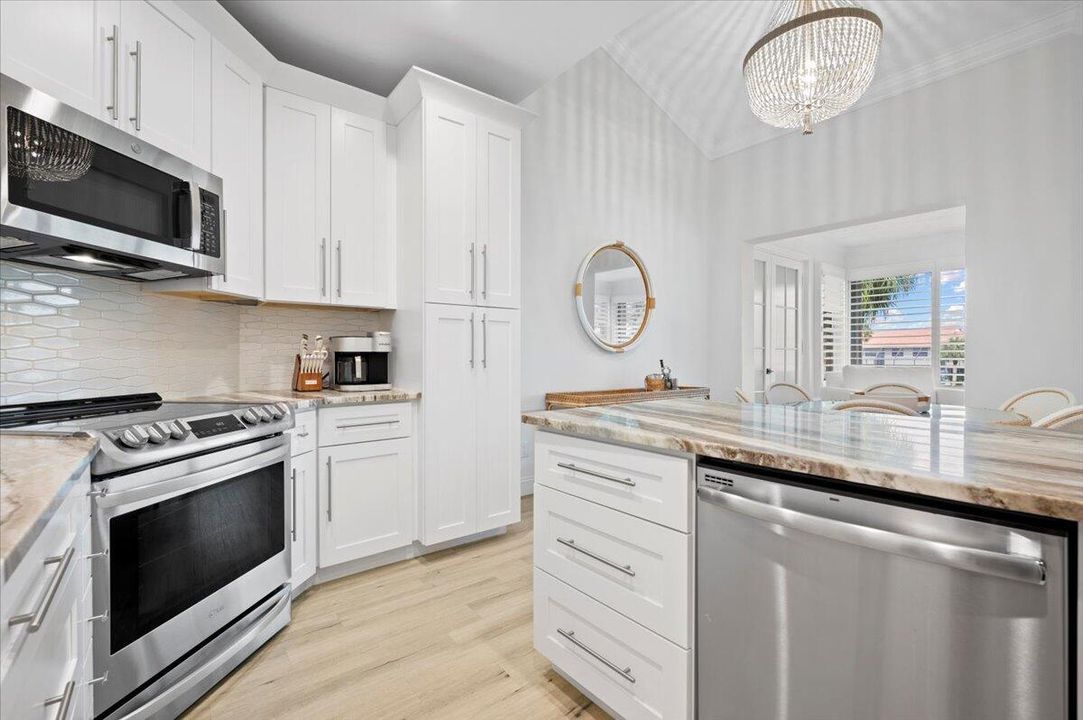 For Rent: $6,900 (2 beds, 2 baths, 1550 Square Feet)