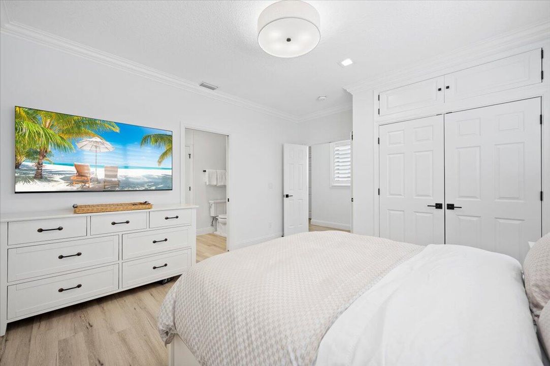 For Rent: $6,900 (2 beds, 2 baths, 1550 Square Feet)