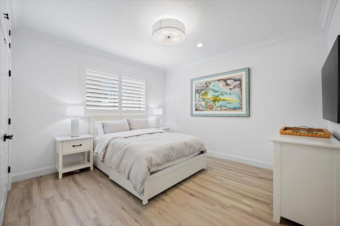 For Rent: $6,900 (2 beds, 2 baths, 1550 Square Feet)