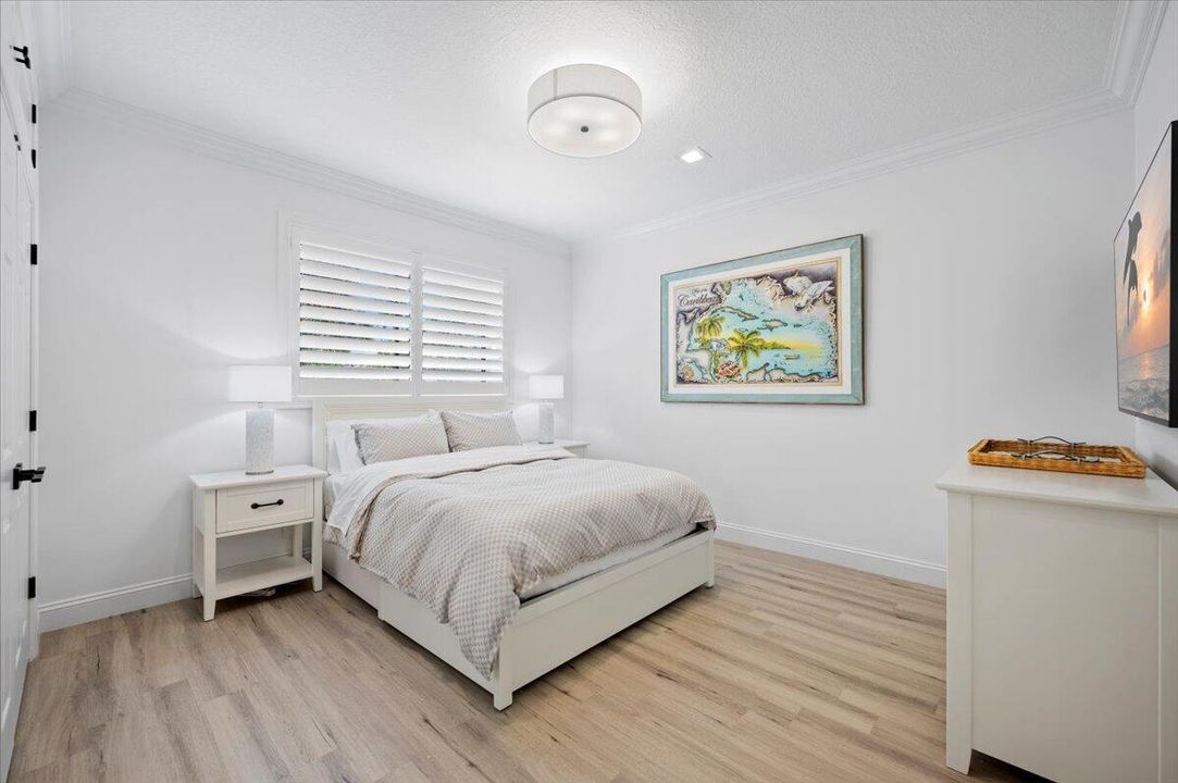 For Rent: $6,900 (2 beds, 2 baths, 1550 Square Feet)