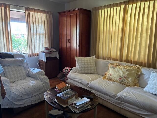 合同活跃: $728,000 (0 贝兹, 0 浴室, 1690 平方英尺)