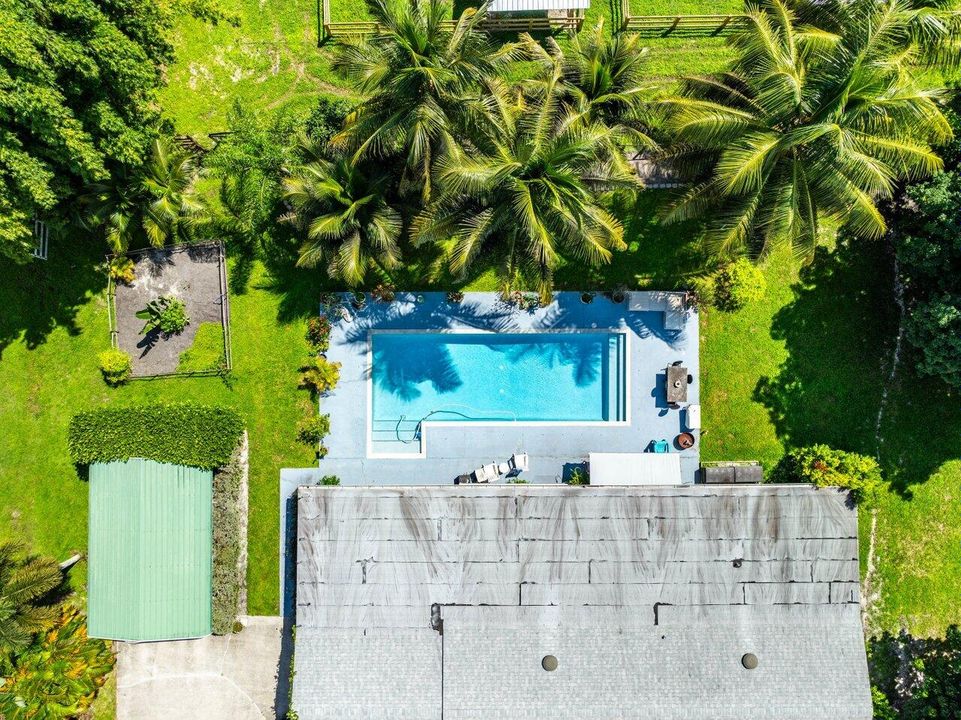 For Sale: $2,495,000 (3 beds, 2 baths, 2320 Square Feet)