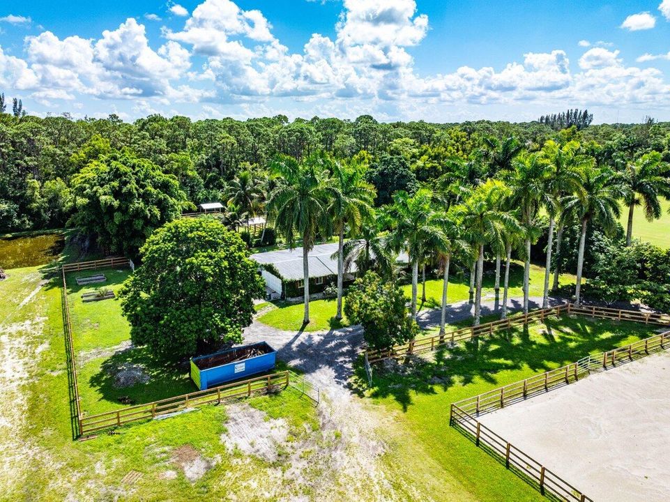 For Sale: $2,495,000 (3 beds, 2 baths, 2320 Square Feet)