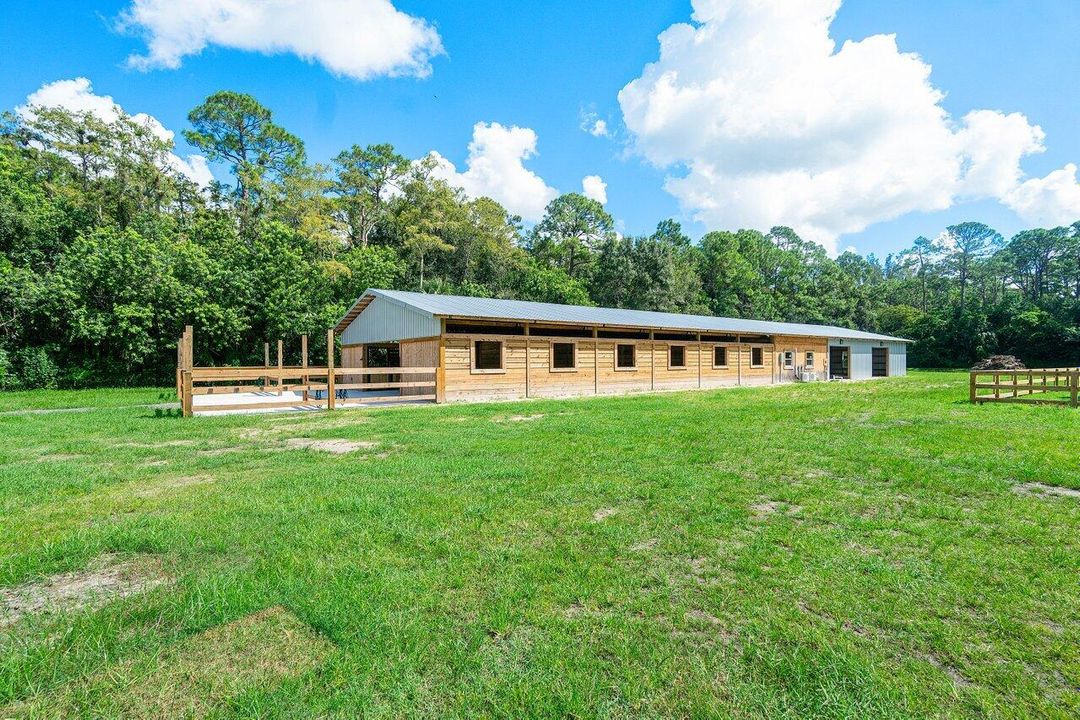 For Sale: $2,495,000 (3 beds, 2 baths, 2320 Square Feet)