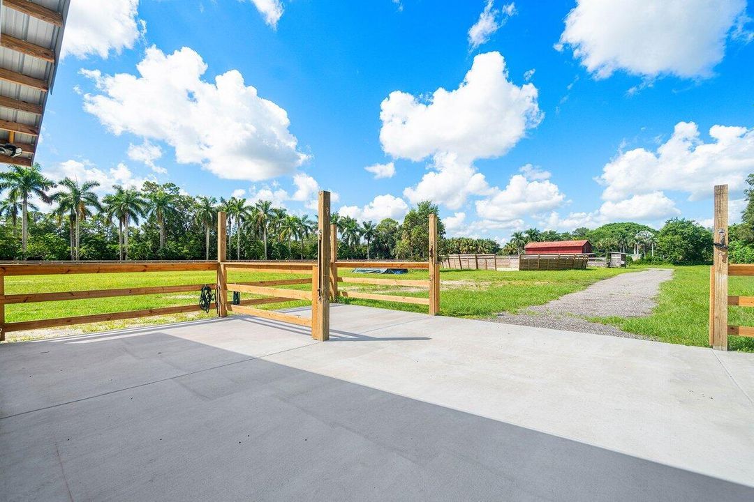 For Sale: $2,495,000 (3 beds, 2 baths, 2320 Square Feet)