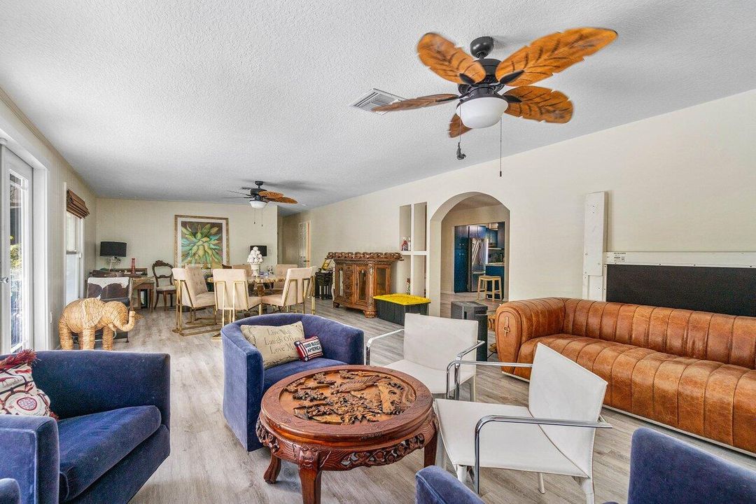 For Sale: $2,495,000 (3 beds, 2 baths, 2320 Square Feet)