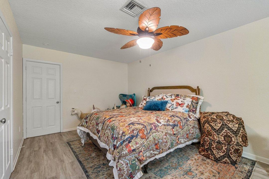 For Sale: $2,495,000 (3 beds, 2 baths, 2320 Square Feet)