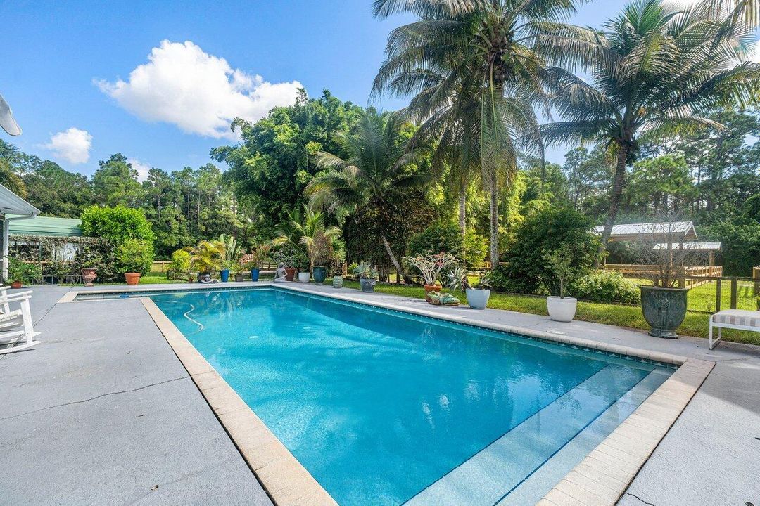 For Sale: $2,495,000 (3 beds, 2 baths, 2320 Square Feet)