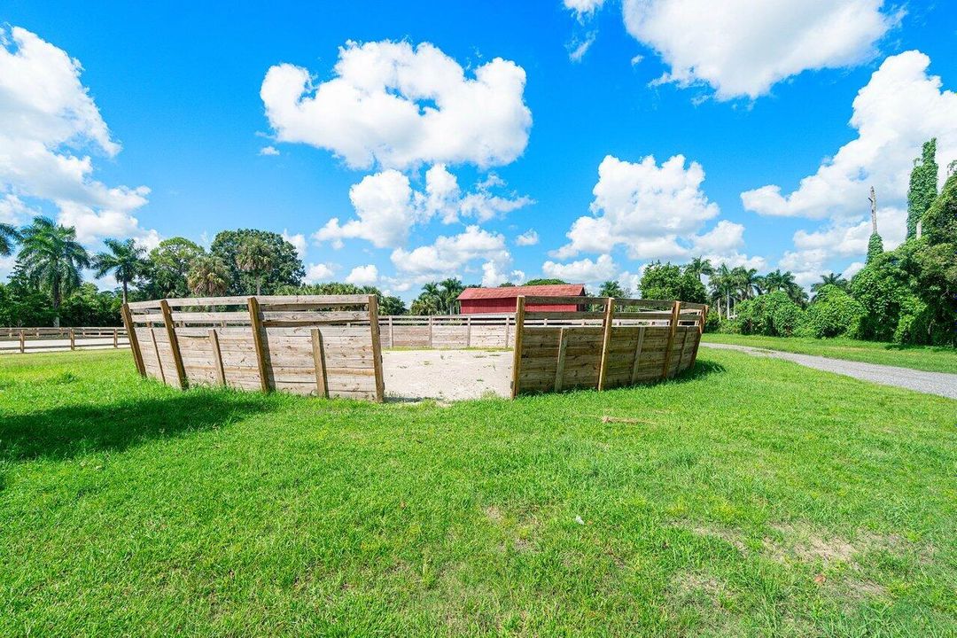 For Sale: $2,495,000 (3 beds, 2 baths, 2320 Square Feet)