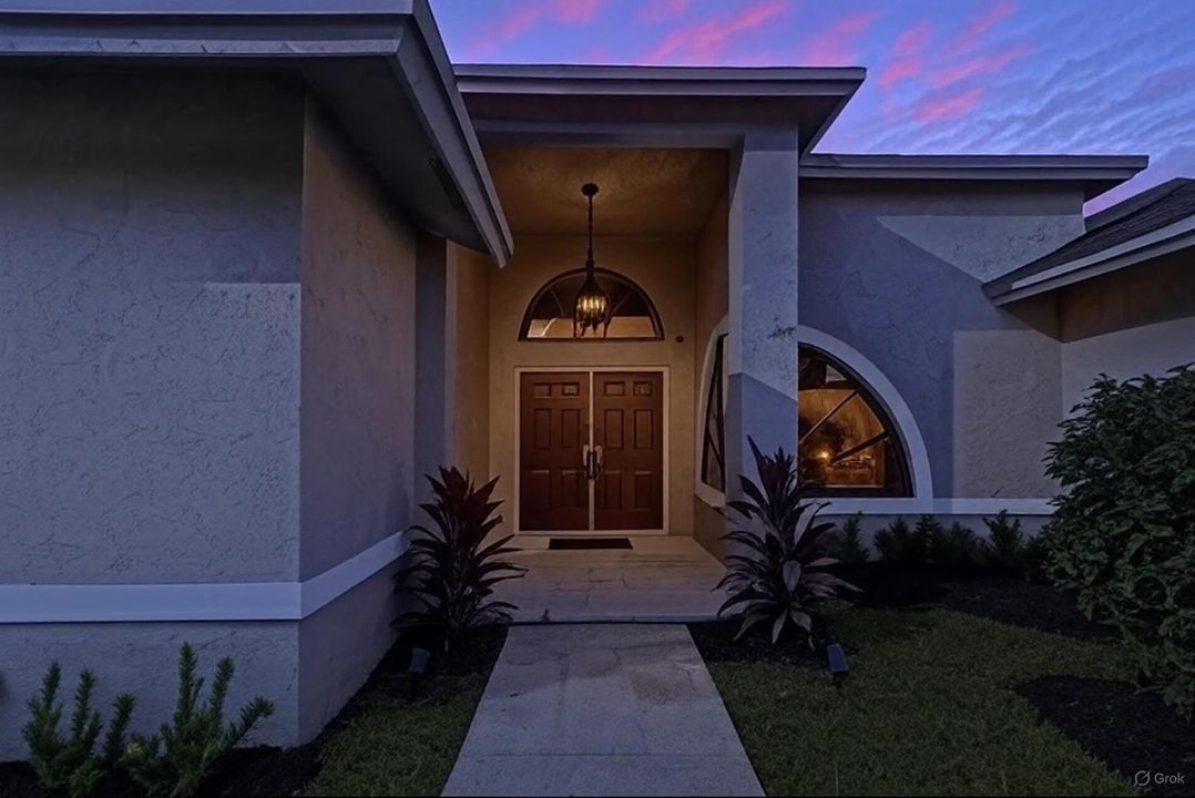 Activo con contrato: $899,999 (4 camas, 3 baños, 2649 Pies cuadrados)