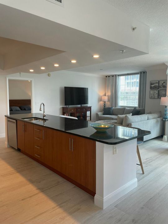 For Rent: $4,350 (2 beds, 2 baths, 1390 Square Feet)