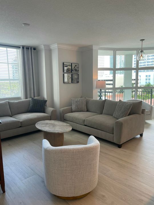 For Rent: $4,350 (2 beds, 2 baths, 1390 Square Feet)