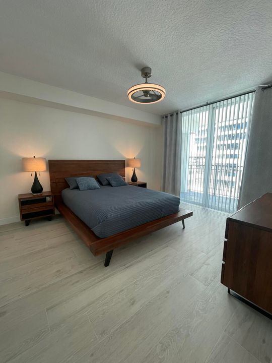 For Rent: $4,350 (2 beds, 2 baths, 1390 Square Feet)