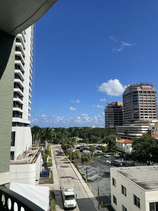 For Rent: $4,350 (2 beds, 2 baths, 1390 Square Feet)