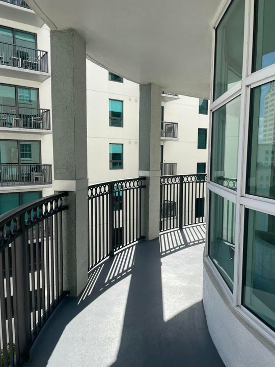 For Rent: $4,350 (2 beds, 2 baths, 1390 Square Feet)