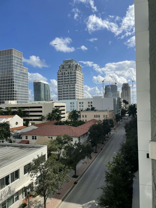 For Rent: $4,350 (2 beds, 2 baths, 1390 Square Feet)