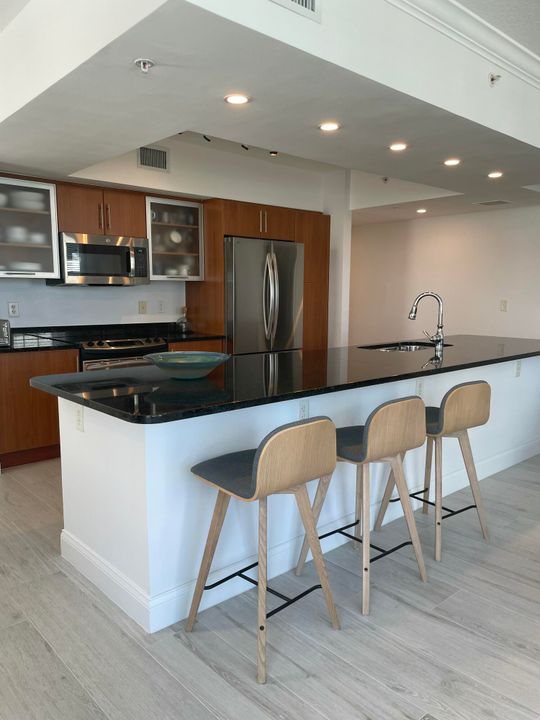 For Rent: $4,350 (2 beds, 2 baths, 1390 Square Feet)