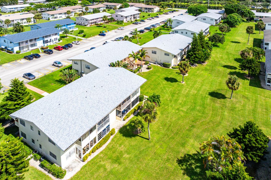 For Sale: $125,000 (1 beds, 1 baths, 646 Square Feet)