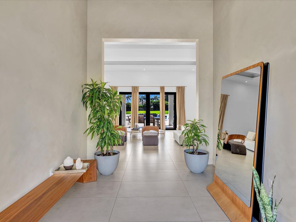 For Rent: $25,000 (5 beds, 6 baths, 5557 Square Feet)